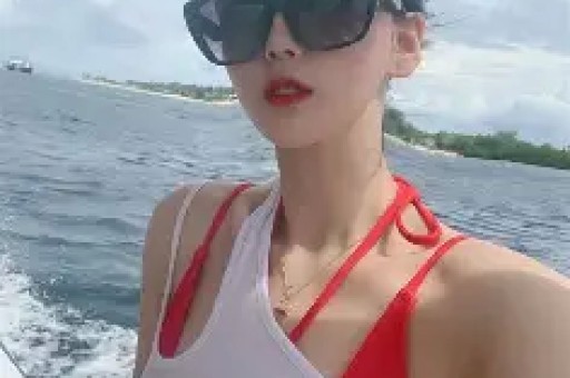 山寨汪小菲和翻版大S直播连麦模拟夫妻间拌嘴还当众要床垫