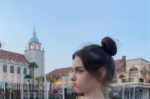 网红主播辛巴直播落泪宣布退出行业此前多次因带货翻车引发争议